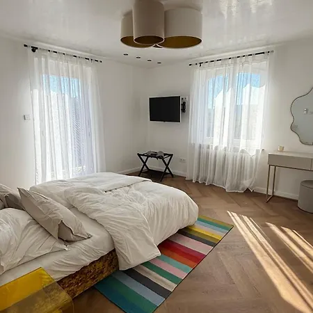 Kristel Villa